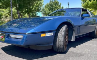 Chevrolet-Corvette-1984-Hatchback-2