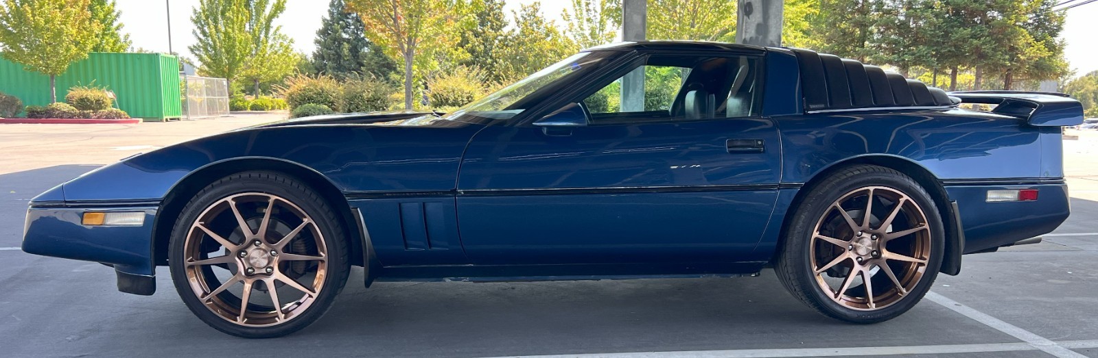 Chevrolet-Corvette-1984-Hatchback-25
