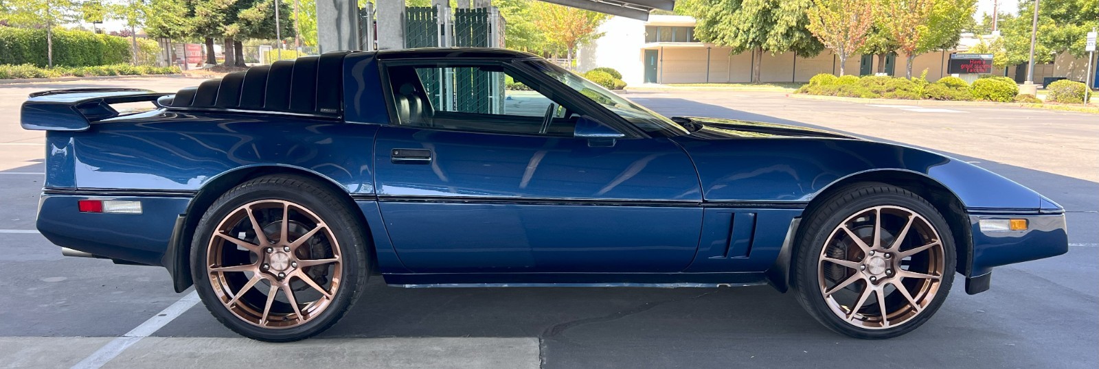 Chevrolet-Corvette-1984-Hatchback-29