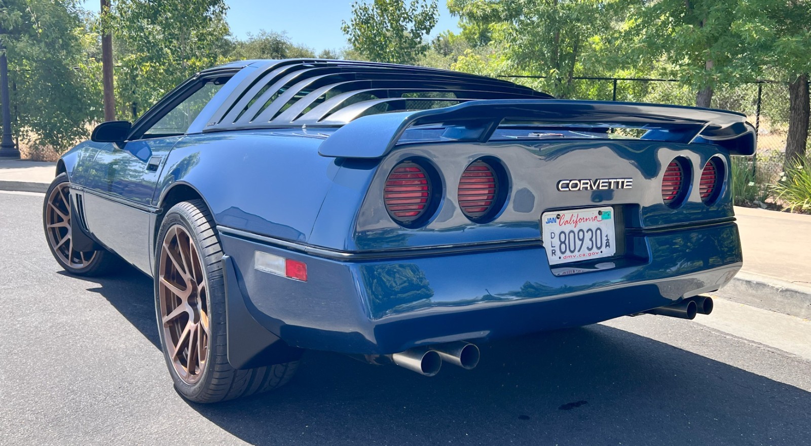 Chevrolet-Corvette-1984-Hatchback-3