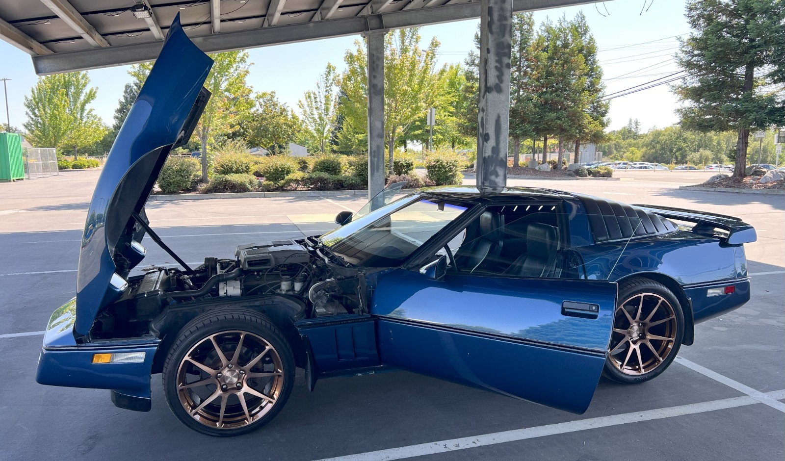 Chevrolet-Corvette-1984-Hatchback-31