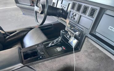 Chevrolet-Corvette-1984-Hatchback-35