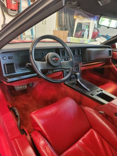 Chevrolet-Corvette-1984-Red-10