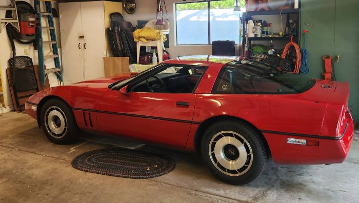 Chevrolet-Corvette-1984-Red-12