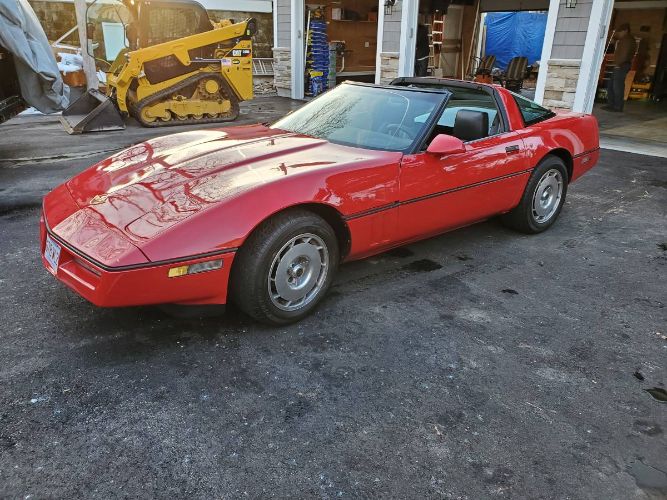Chevrolet-Corvette-1984-Red-13
