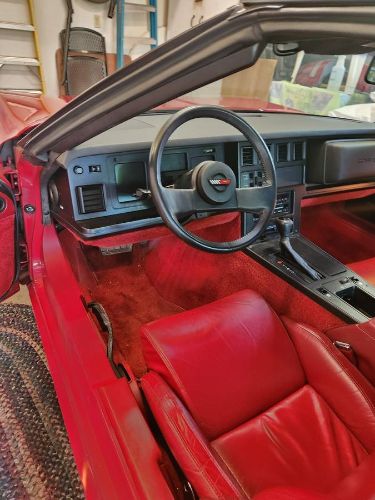 Chevrolet-Corvette-1984-Red-17