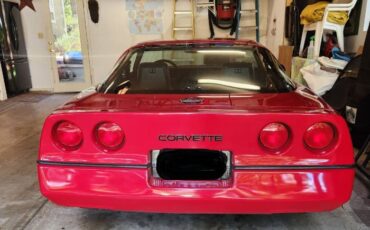 Chevrolet-Corvette-1984-Red-2