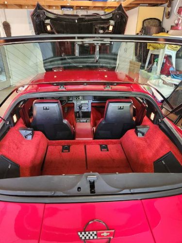 Chevrolet-Corvette-1984-Red-5