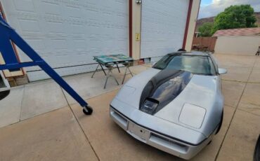 Chevrolet-Corvette-1984-Silver