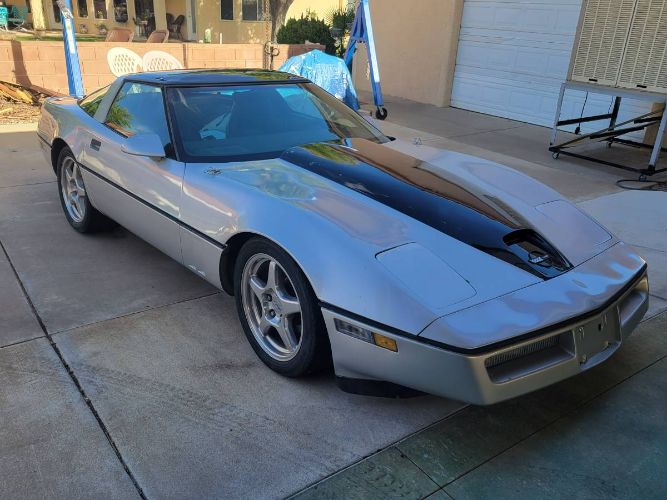 Chevrolet-Corvette-1984-Silver-4