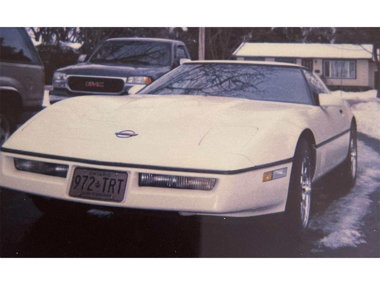 Chevrolet-Corvette-1984-White-Red-1