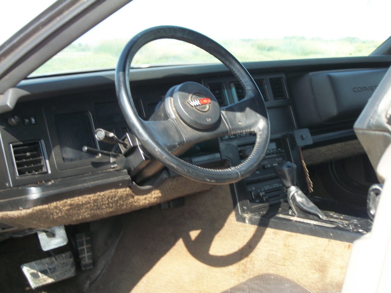 Chevrolet-Corvette-1984-bronze-metallic-bronze-11