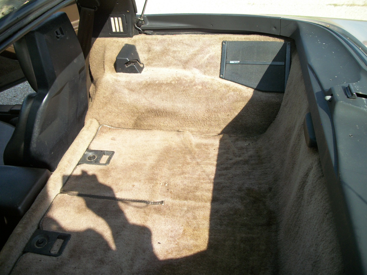 Chevrolet-Corvette-1984-bronze-metallic-bronze-18
