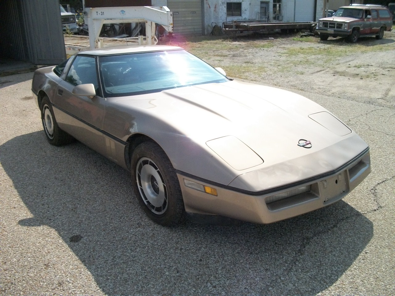 Chevrolet-Corvette-1984-bronze-metallic-bronze-2