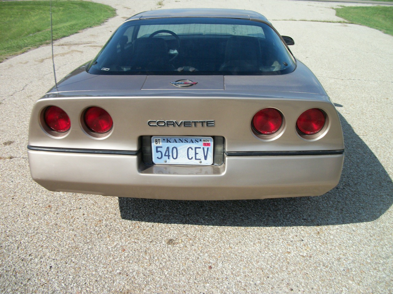 Chevrolet-Corvette-1984-bronze-metallic-bronze-5