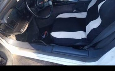 Chevrolet-Corvette-1984-white-11