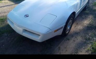 Chevrolet-Corvette-1984-white-2