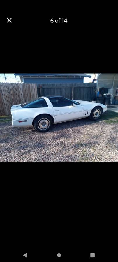 Chevrolet-Corvette-1984-white-3