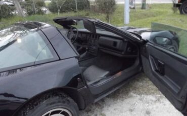 Chevrolet-Corvette-1985