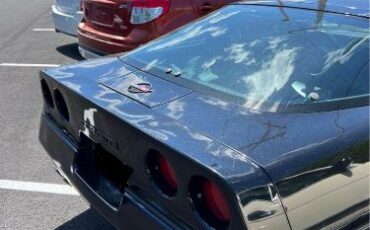 Chevrolet-Corvette-1985