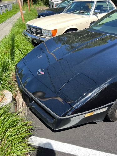 Chevrolet-Corvette-1985-3