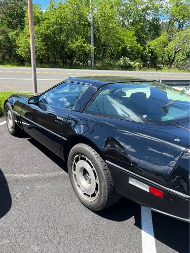 Chevrolet-Corvette-1985-4