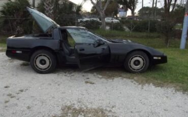 Chevrolet-Corvette-1985-5