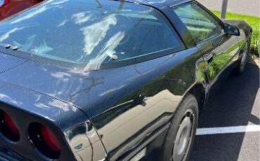 Chevrolet-Corvette-1985-5