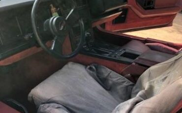 Chevrolet-Corvette-1985-6