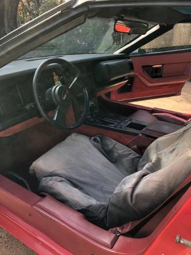 Chevrolet-Corvette-1985-6