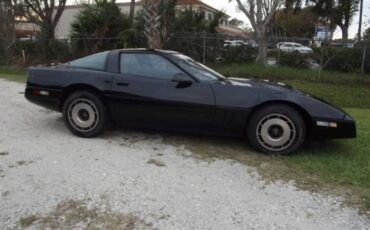 Chevrolet-Corvette-1985-7