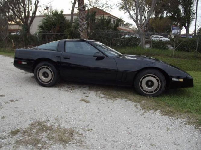 Chevrolet-Corvette-1985-7