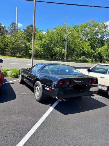 Chevrolet-Corvette-1985-8