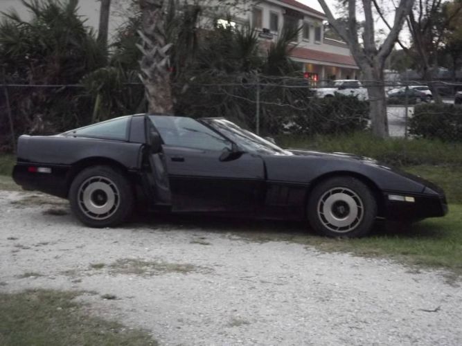 Chevrolet-Corvette-1985-8