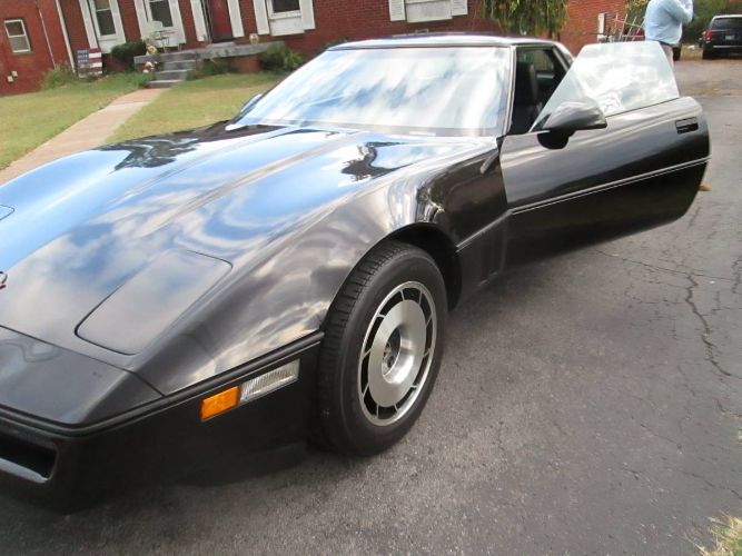 Chevrolet-Corvette-1985-Black-7
