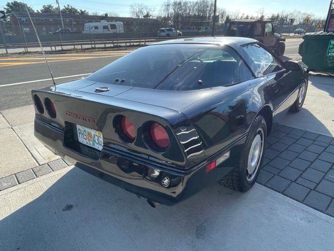 Chevrolet-Corvette-1985-Black-Charcoal-12