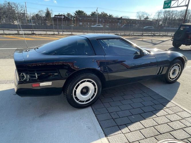 Chevrolet-Corvette-1985-Black-Charcoal-14