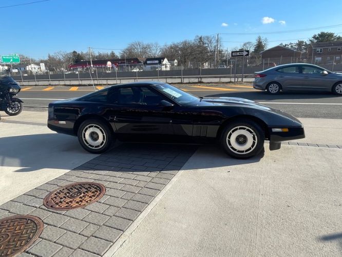 Chevrolet-Corvette-1985-Black-Charcoal-17