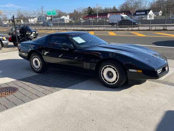 Chevrolet-Corvette-1985-Black-Charcoal-19