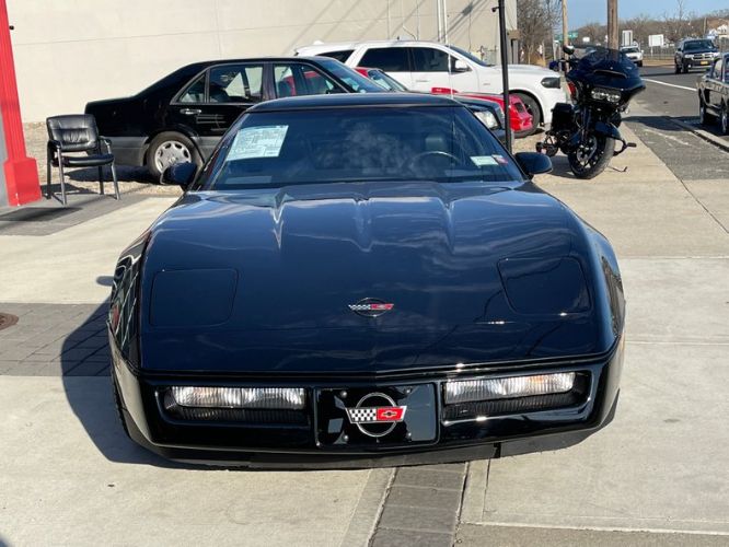 Chevrolet-Corvette-1985-Black-Charcoal-21