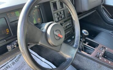 Chevrolet-Corvette-1985-Black-Charcoal-25