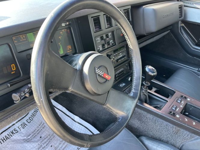 Chevrolet-Corvette-1985-Black-Charcoal-25