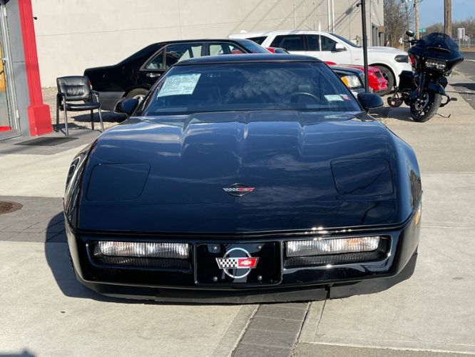Chevrolet-Corvette-1985-Black-Charcoal-35