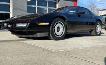 Chevrolet-Corvette-1985-Black-Charcoal