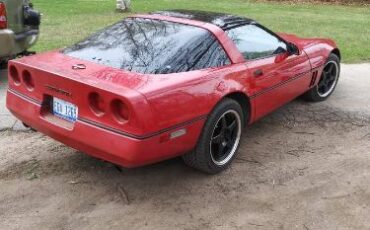 Chevrolet-Corvette-1985-Red-1