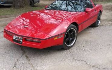Chevrolet-Corvette-1985-Red-2