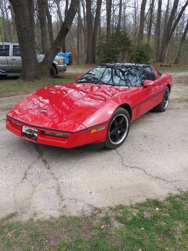 Chevrolet-Corvette-1985-Red-2