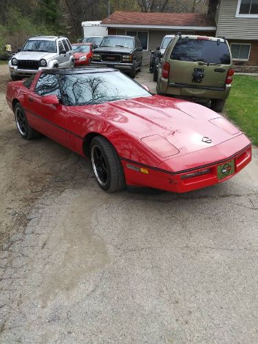 Chevrolet-Corvette-1985-Red-3