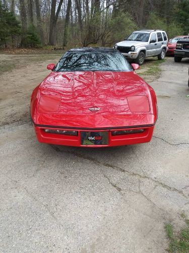 Chevrolet-Corvette-1985-Red-4