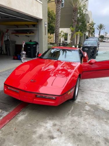Chevrolet-Corvette-1985-Red-4